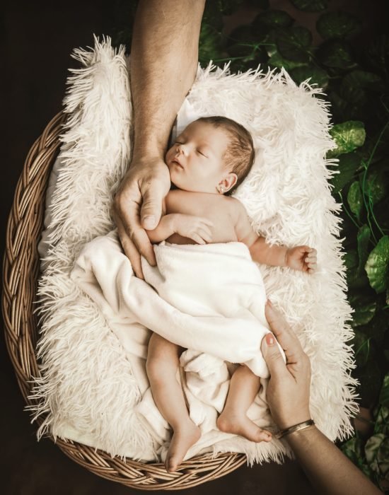 Újszülött fotózás Gyöngyös, Budapest, Heves megye.