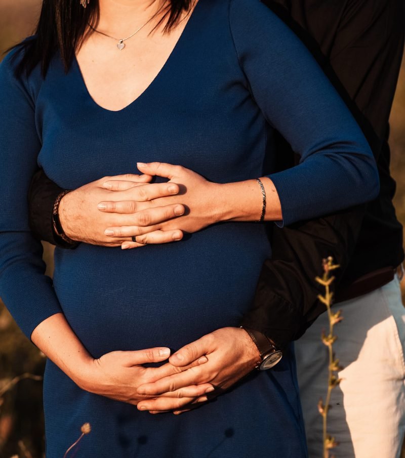 Kismama iskolai fotózás Gyöngyös, Budapest, Heves megye